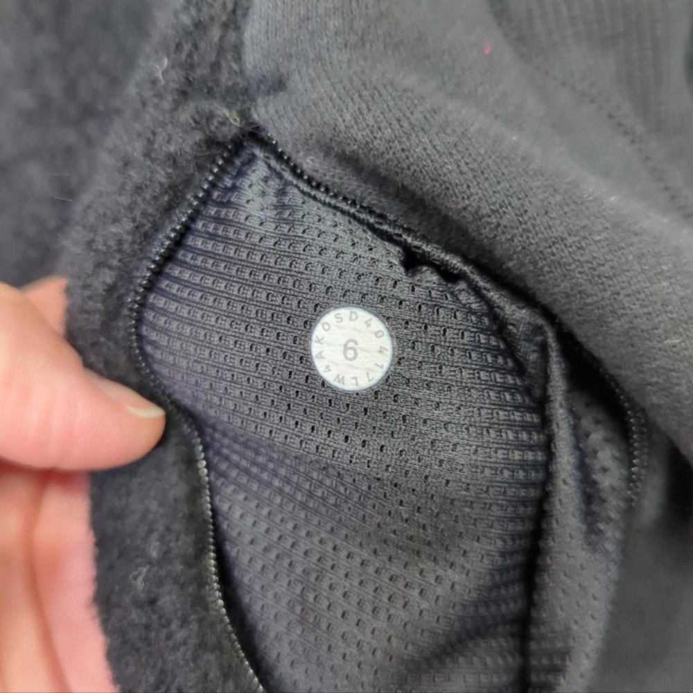 Lululemon‎ black zip up jacket size 6 - Picture 4 of 6